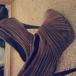 Collins Stewart 4" heels.